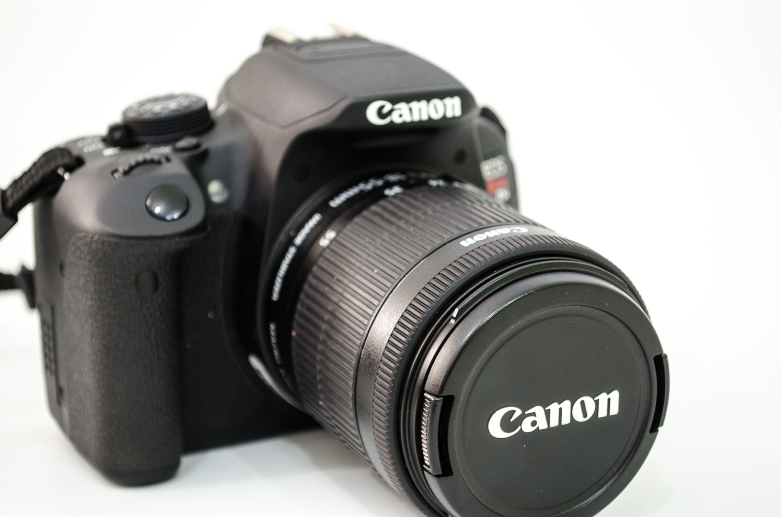 Canon EOS 600D Canon EOS 700D