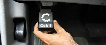 Smartphone com apps da Cobli