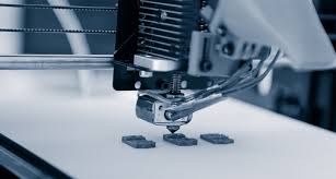 máquina fazendo impressão 3D