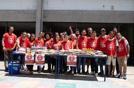 Voluntários das ONGs criam natal sem fome