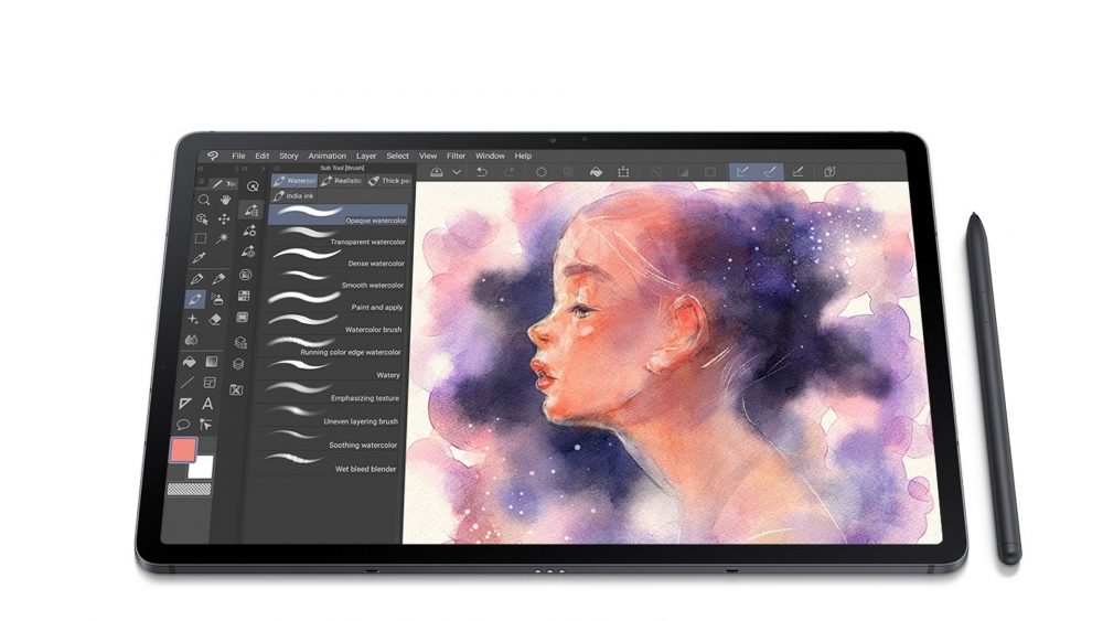 Galaxy Tab S7 com ilustração na tela e a S Pen ao lado em fundo branco