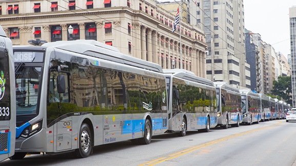 entrega de ônibus elétricos