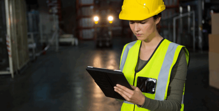 Como os tablets EX facilitam a comunicação em áreas classificadas?