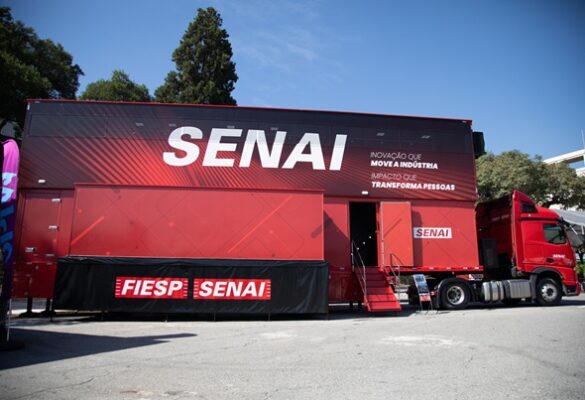 SENAI carreta escola